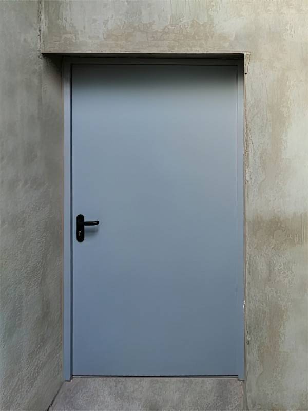 Однопольная дверь, вид изнутри (Пятницкое шоссе, вл2)