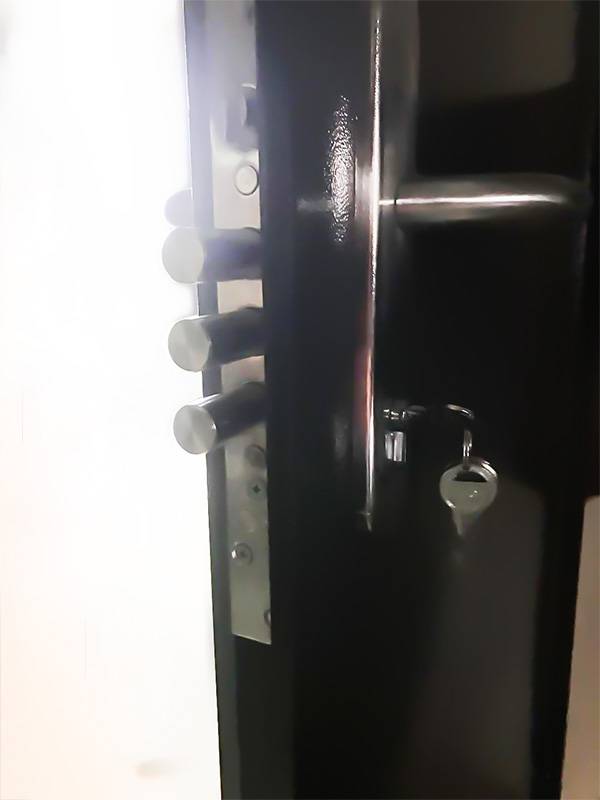 Замок с цилиндром (офисы, ул. Очаковская, 47а)